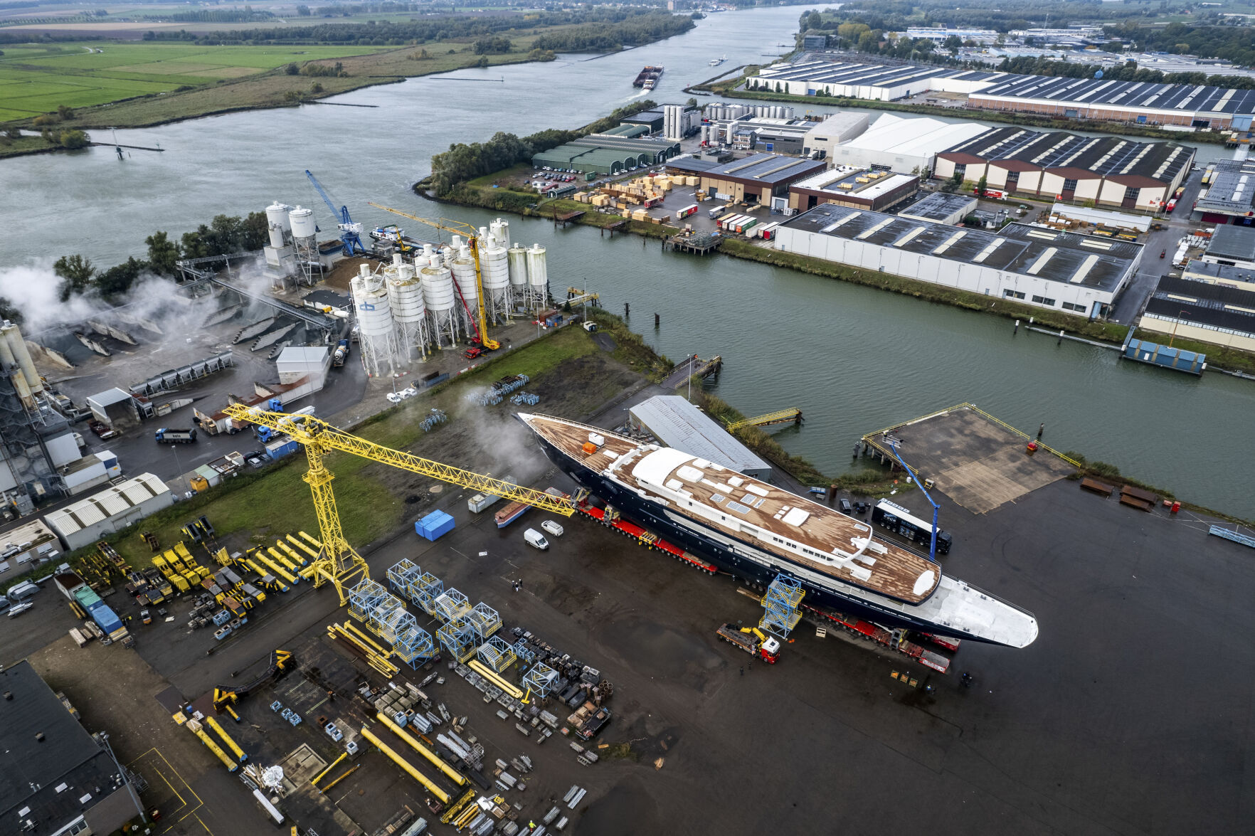 Netherlands Bridge Spat